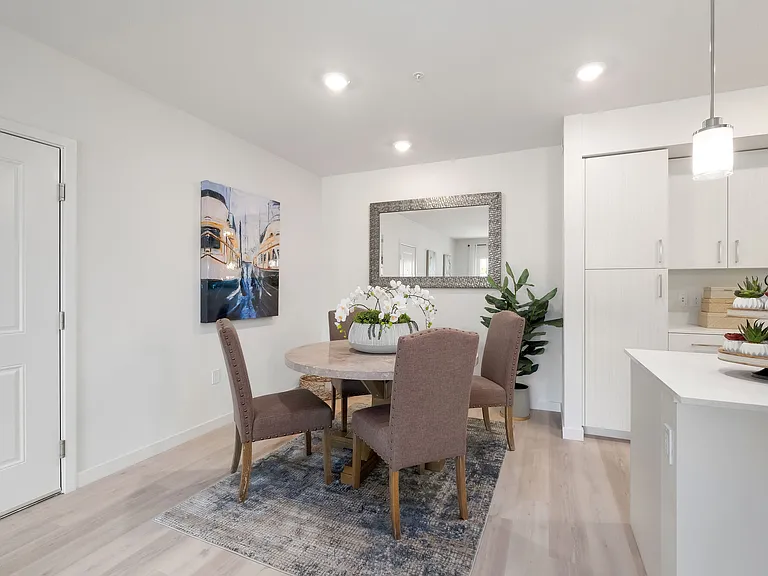 Indigo Apartments — Photo 5