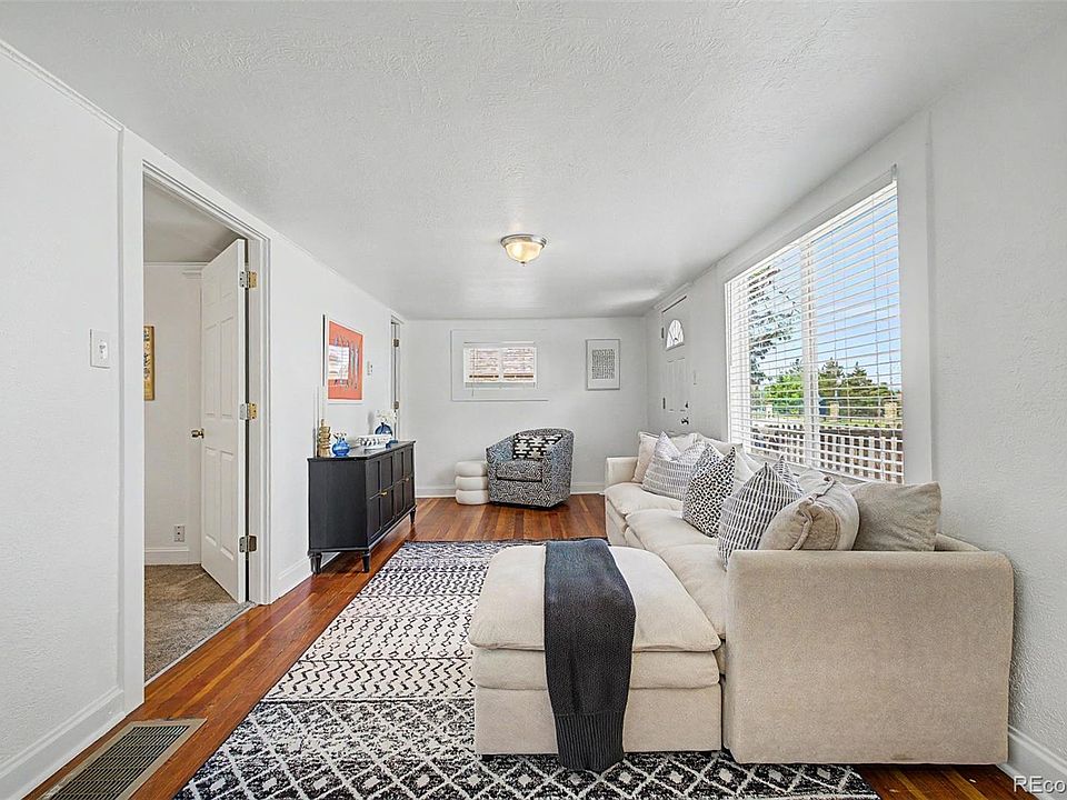 1st image of 4997 Green Court