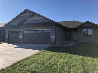 755 W Highpointe St, Tea, SD 57064