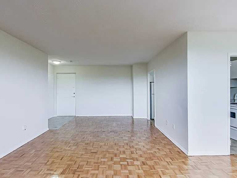 32 Clayland Dr — Photo 6