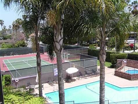 4th image of 2130 Vallecitos St #443