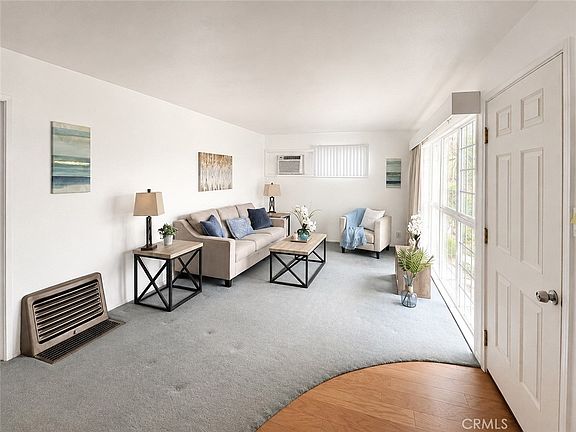 4th image of 9917 Mina Ave