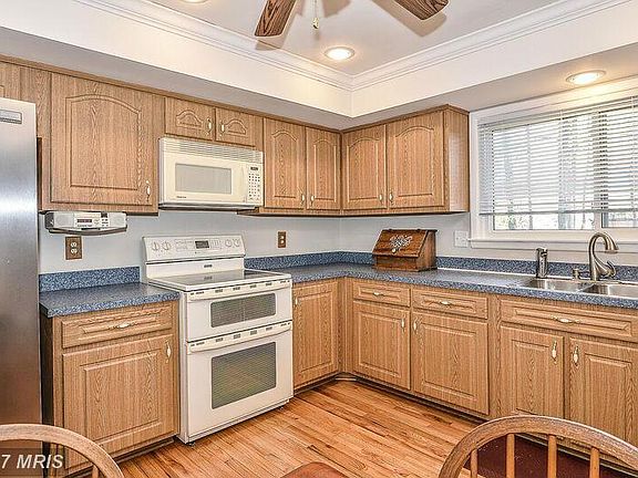 5th image of 6123 Capella Ave