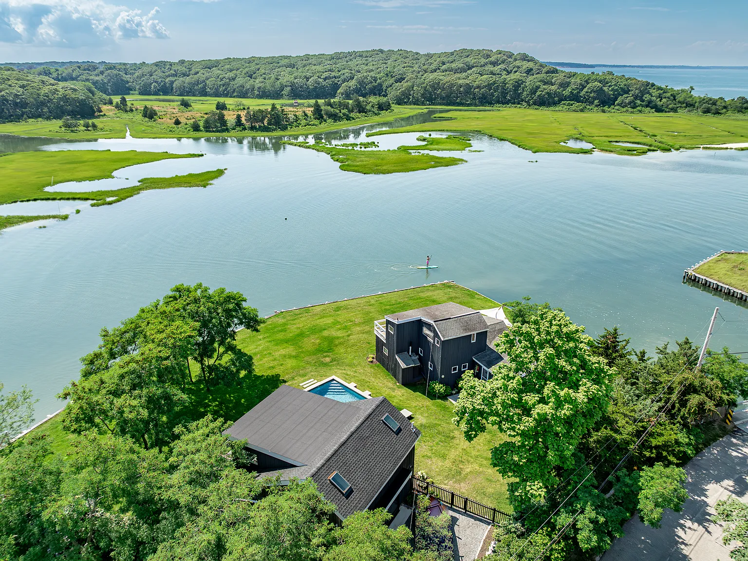 Waterfront Compound with Pool & Beach Access — Photo 1