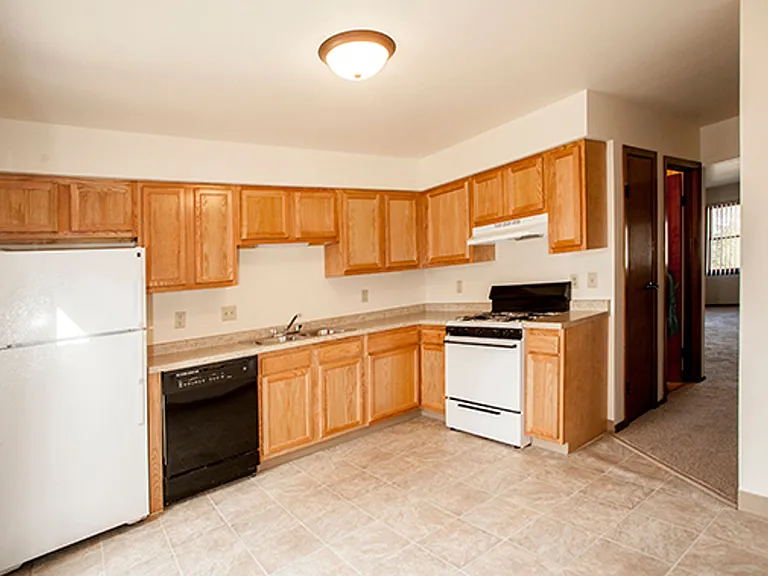 State Place Apartment Homes — Photo 13