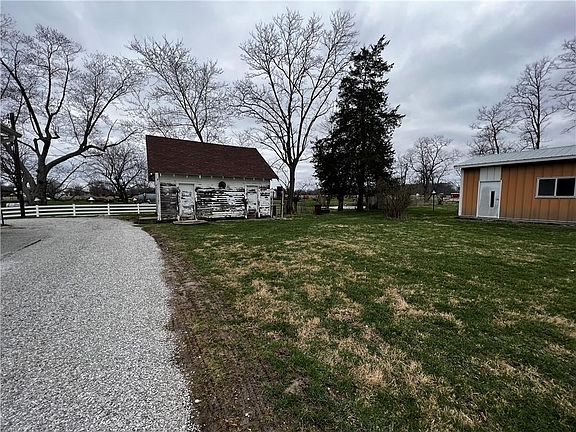4th image of 8113 E State Road 42