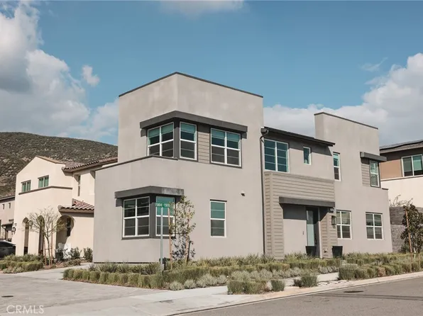 15818 Caterpillar Dr, Fontana, CA 92336