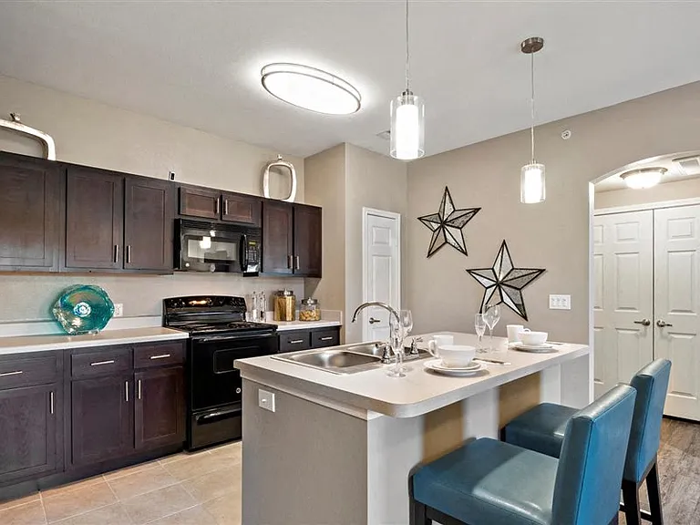 Creed Canyon Apartments — Photo 26