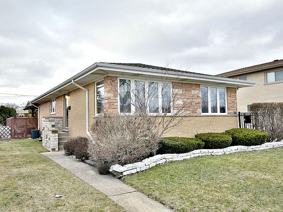 3rd image of 8416 W Johanna Dr