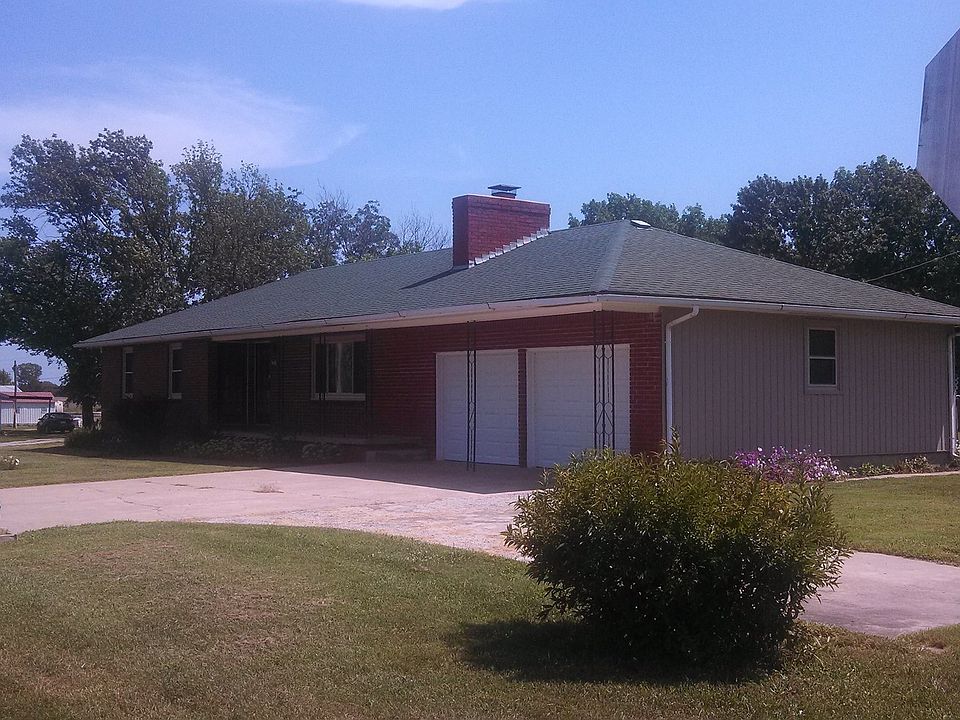 2nd image of 209 5th St
