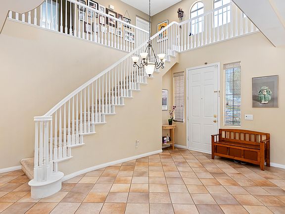 3rd image of 542 Knollwood Dr