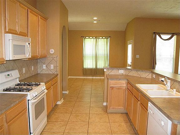 5th image of 17162 Sheffield Bend Dr