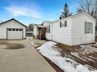 22 Robbins Ave, Dixfield, ME 04224