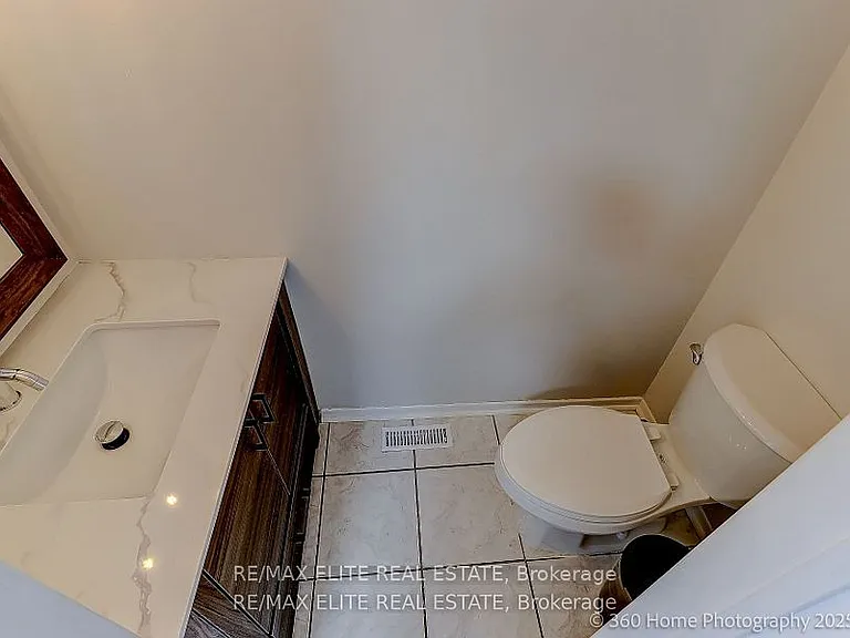 2032 Glenada Cres — Photo 4