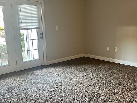 5th image of 2009 Silvercrest Dr Unit A
