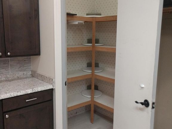 5th image of 4613 Richlie St