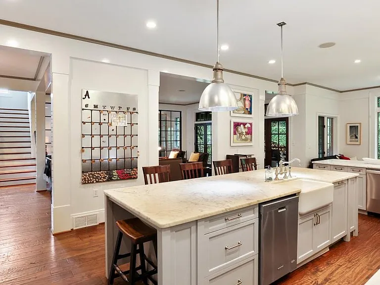 1692 Friar Tuck Rd NE — Photo 15