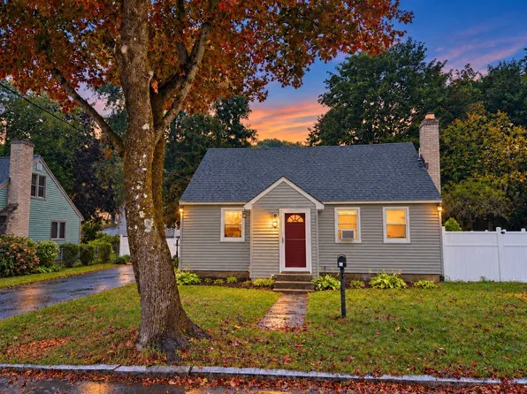 30 Amesbury St, Worcester, MA 01605
