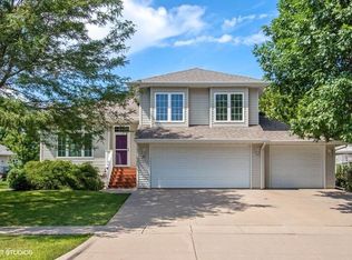 380 Penn Ridge Dr, North Liberty, IA 52317