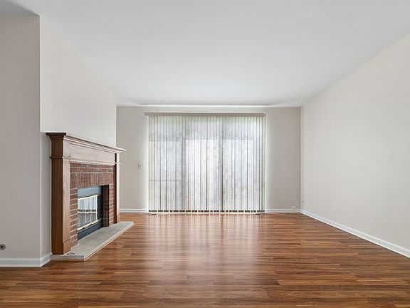 5th image of 303 Glen Leven Ct
