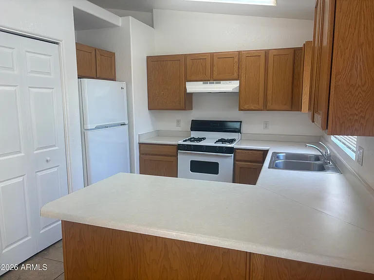 1957 S Arrow Dr — Photo 3