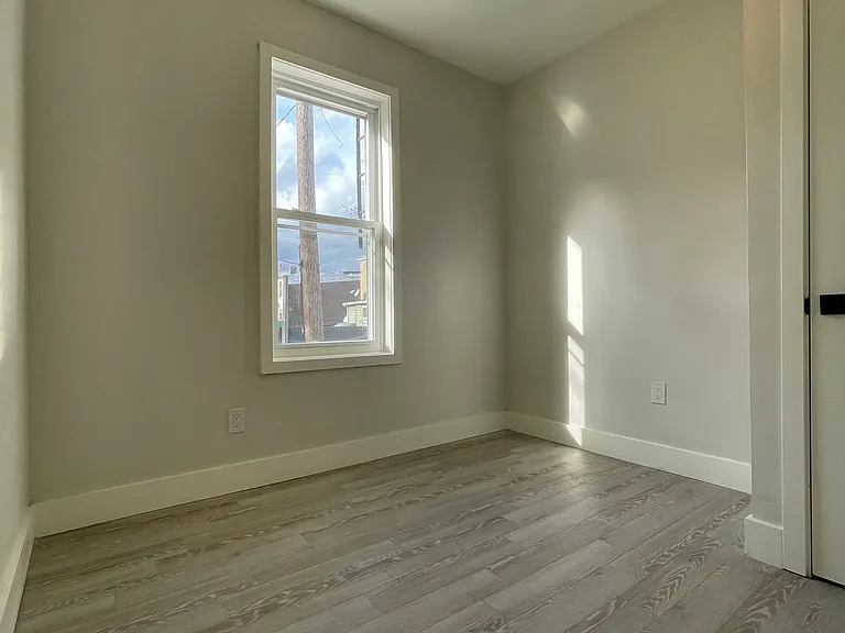 88 Wallis Ave #1F — Photo 4
