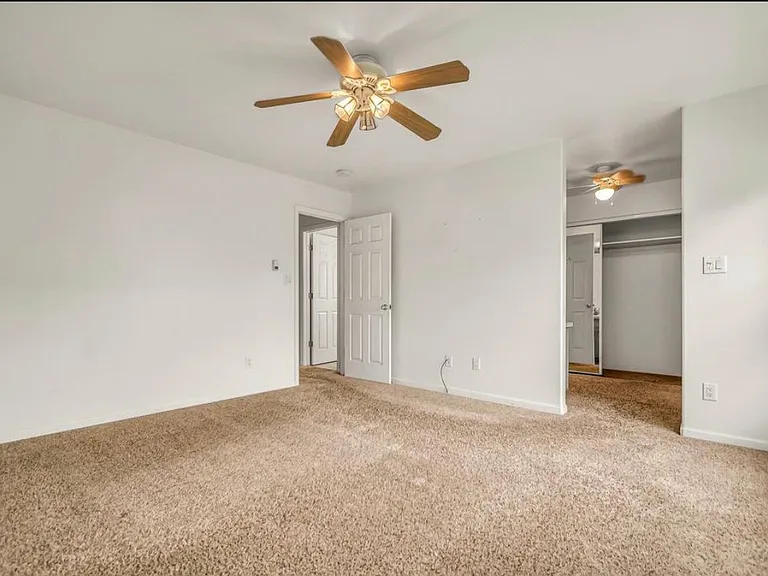 1215 Breeze Dr — Photo 16
