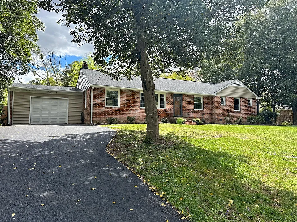 4045 Collingbourne Rd