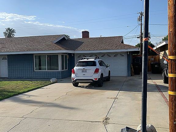 2 car garage- 4 car driveway