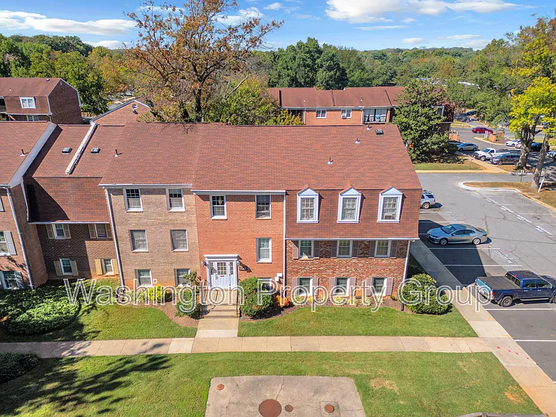 Building Photo - 736 Quince Orchard Blvd #T2