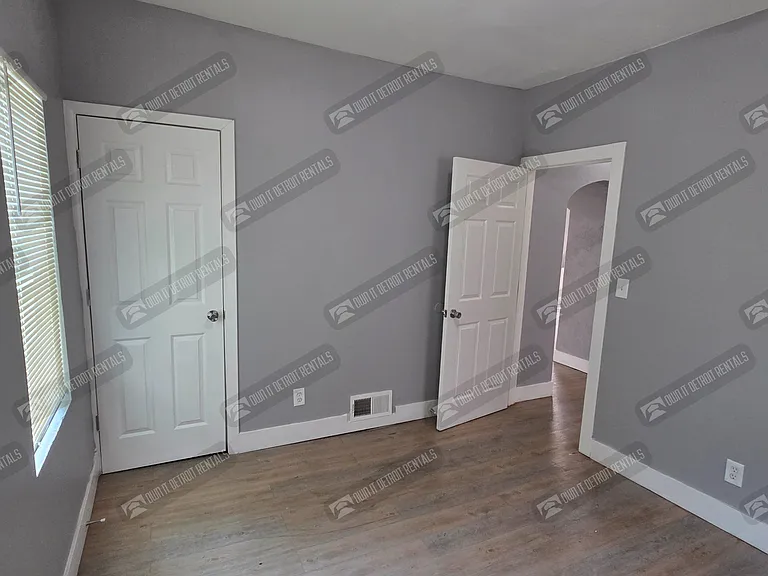 4810 Lenox St — Photo 27