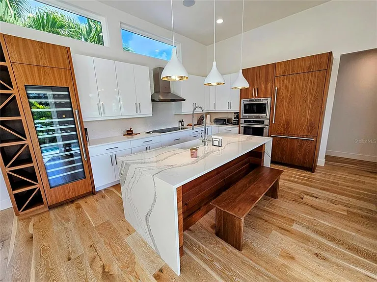 2408 Nassau St — Photo 41