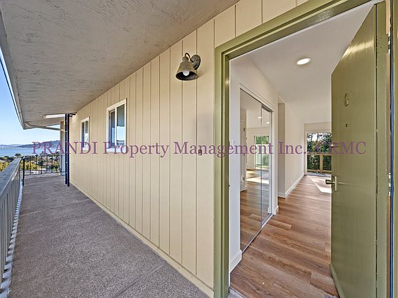 3rd image of 20 Circle Dr #G