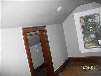 4th image of 522 Charles Ave