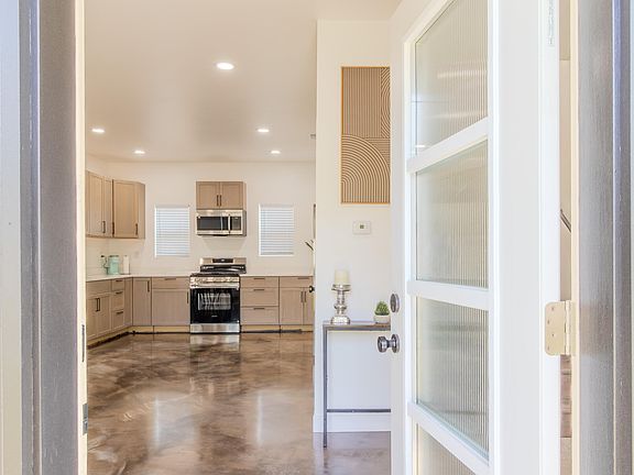 5th image of 5608 E 10th Ave