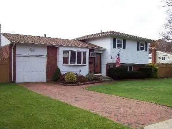 434 Central Ave, Deer Park, NY 11729