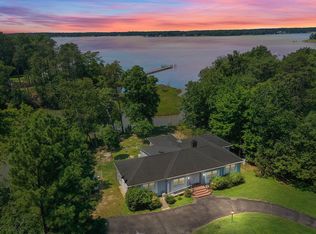 151 Larkspur Ln, Weems, VA 22576