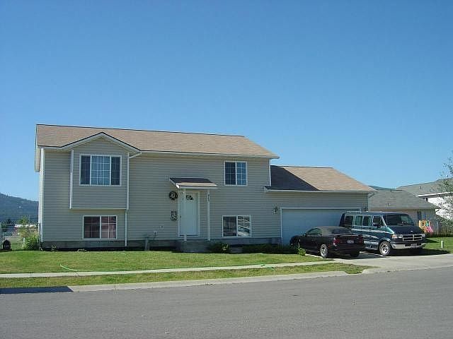 1st image of 925 N Regal Ct