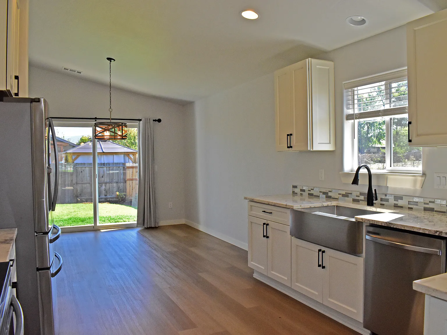 3 bed, 1404 sqft, $2,650 — Photo 3