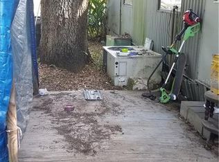 37327 Happy Ln, Lady Lake, FL 32159