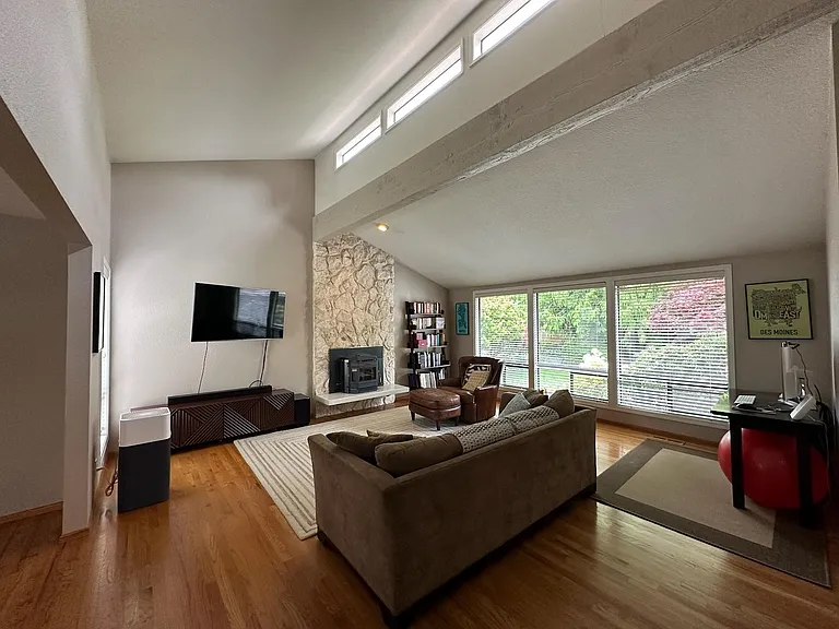 1040 Cedar Pl — Photo 4