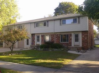 130 E Farnum Ave, Royal Oak, MI 48067