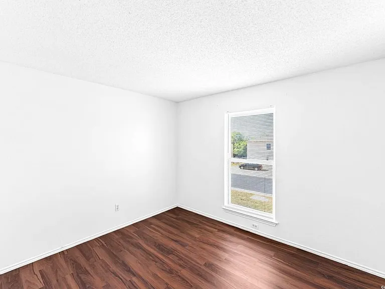 7572 Windsor Oaks — Photo 16