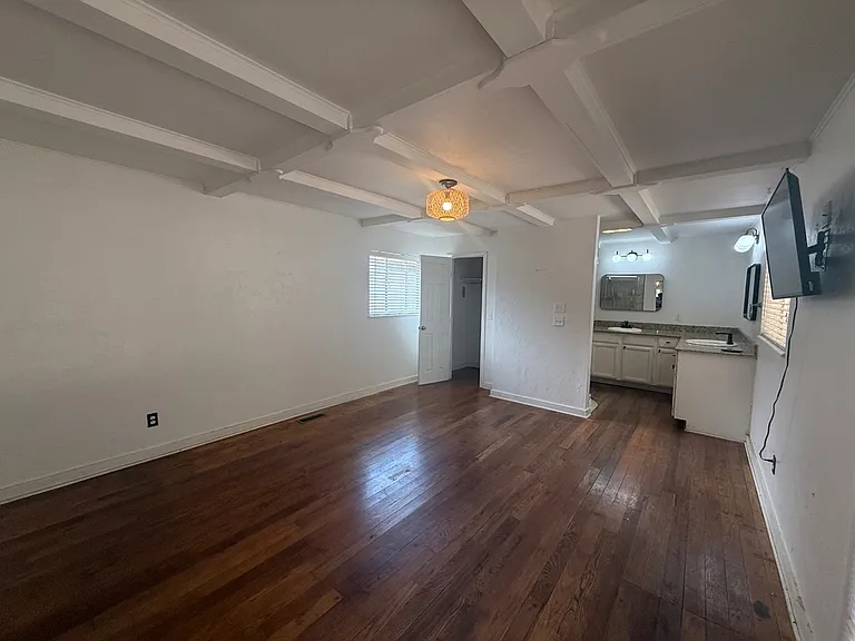 3105 NW 21st St — Photo 13