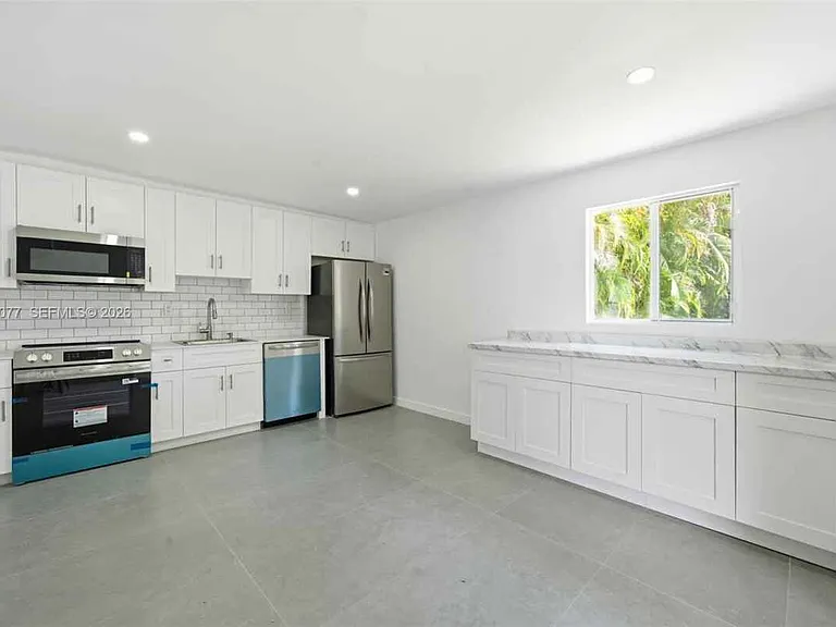 2415 Garfield St — Photo 4