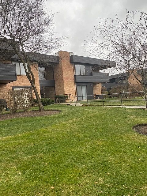 1st image of 1325 N Sterling Ave Unit 203