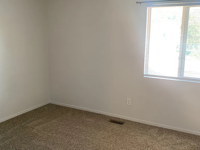 7545 Banner Ct — Photo 10