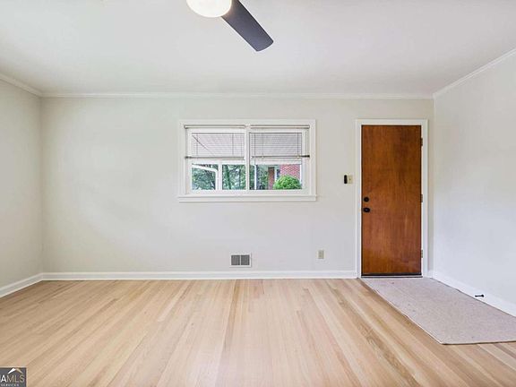 5th image of 1397 Woodbine St