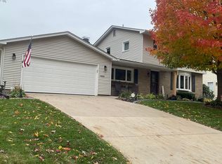 3437 52nd St, Moline, IL 61265