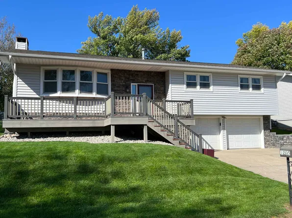 1205 N 12th St, Norfolk, NE 68701